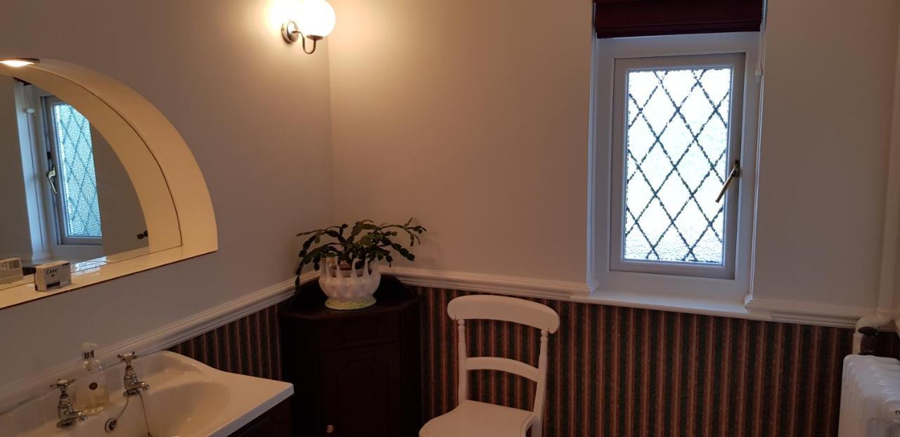 Wychwood House Bed and Breakfast Penally Exteriör bild