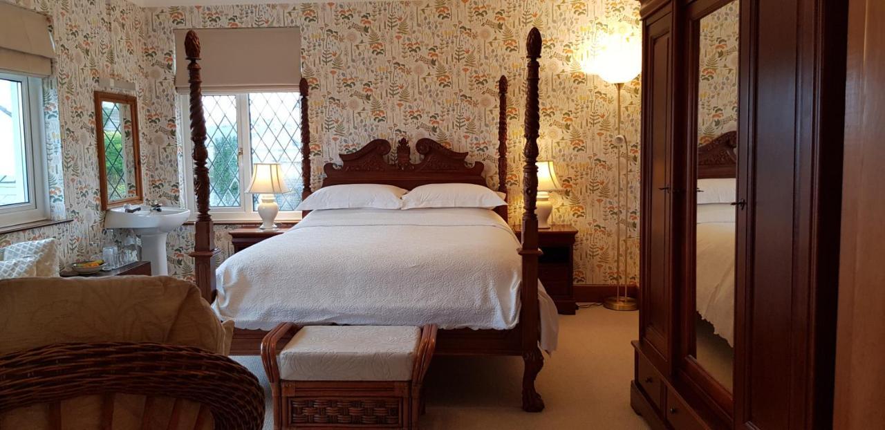 Wychwood House Bed and Breakfast Penally Exteriör bild