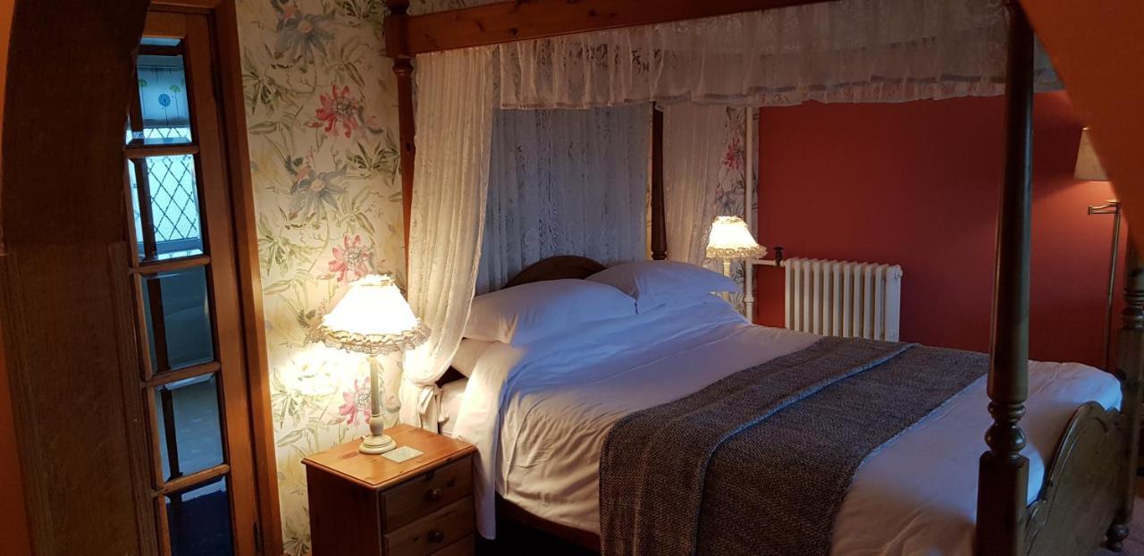 Wychwood House Bed and Breakfast Penally Exteriör bild