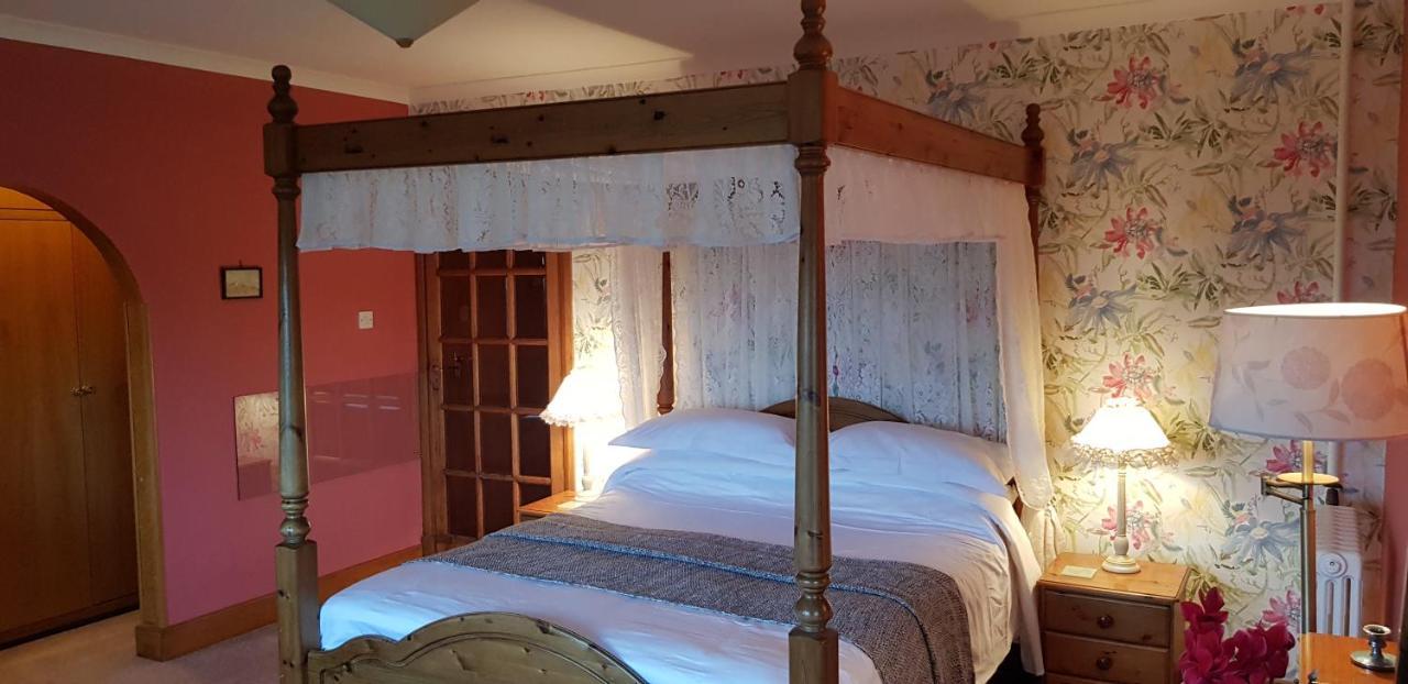 Wychwood House Bed and Breakfast Penally Exteriör bild